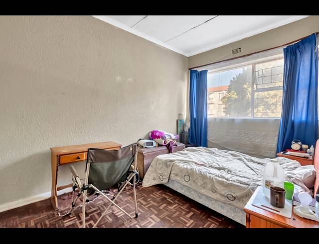 2 BEDROOM APARTMENT FOR SALE IN WINDSOR EAST